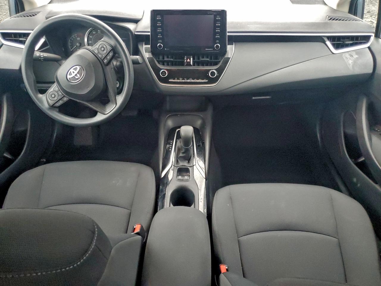 2021 TOYOTA COROLLA LE photo 8