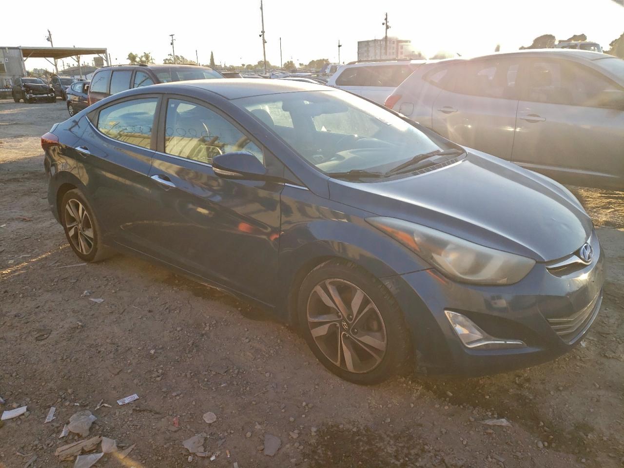 2014 HYUNDAI ELANTRA SE photo 4