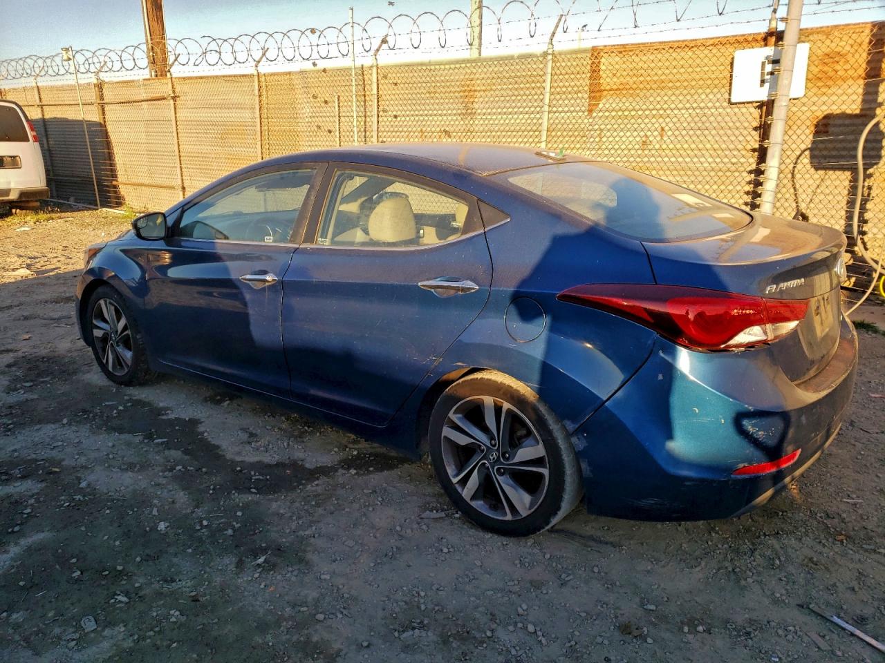 2014 HYUNDAI ELANTRA SE photo 2