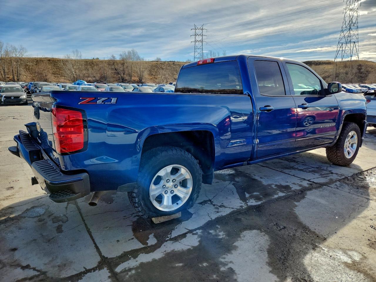 2018 CHEVROLET SILVERADO K1500 LT photo 3