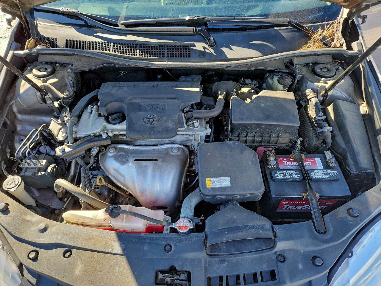 2016 TOYOTA CAMRY LE photo 11