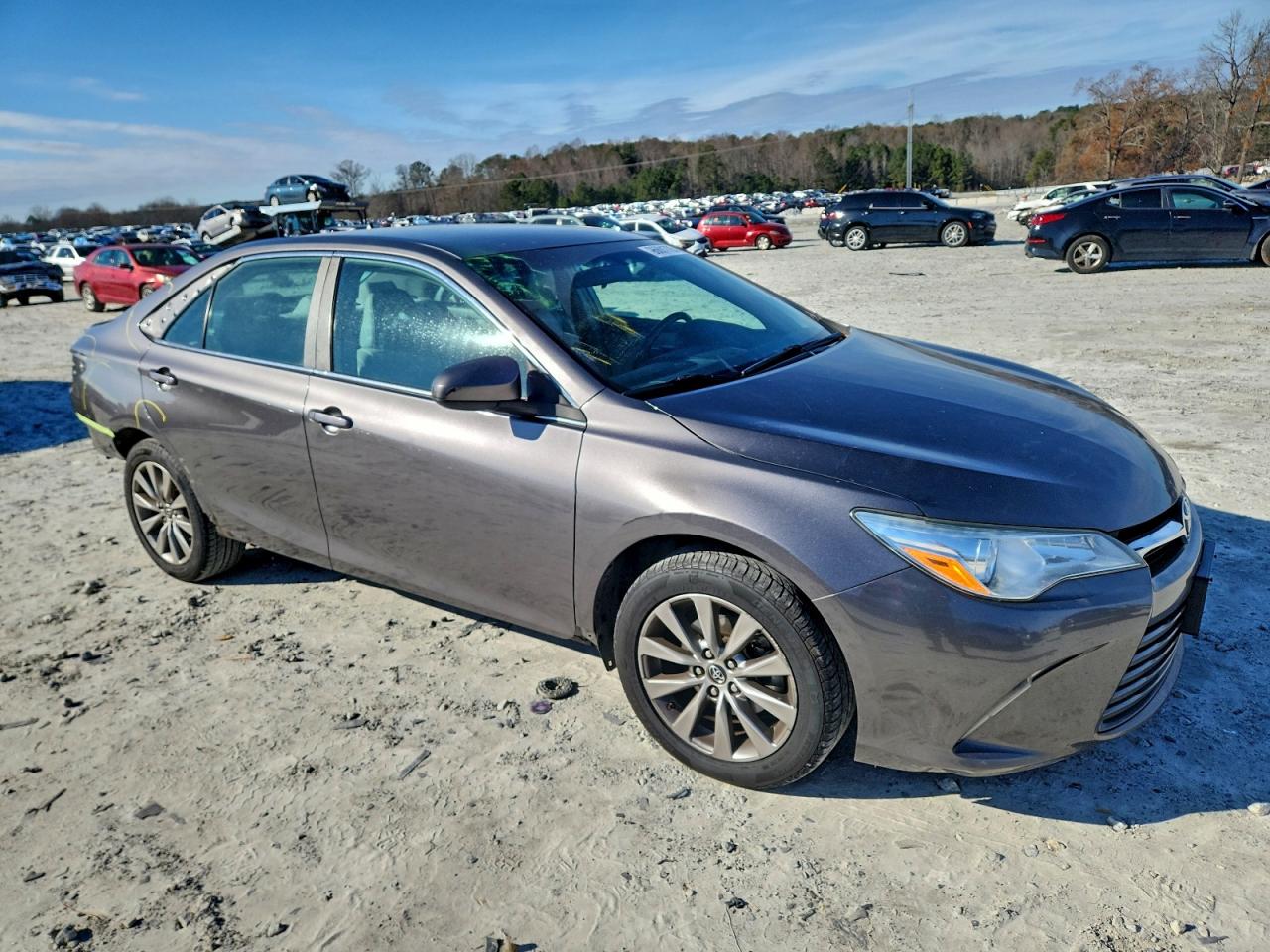2016 TOYOTA CAMRY LE photo 4