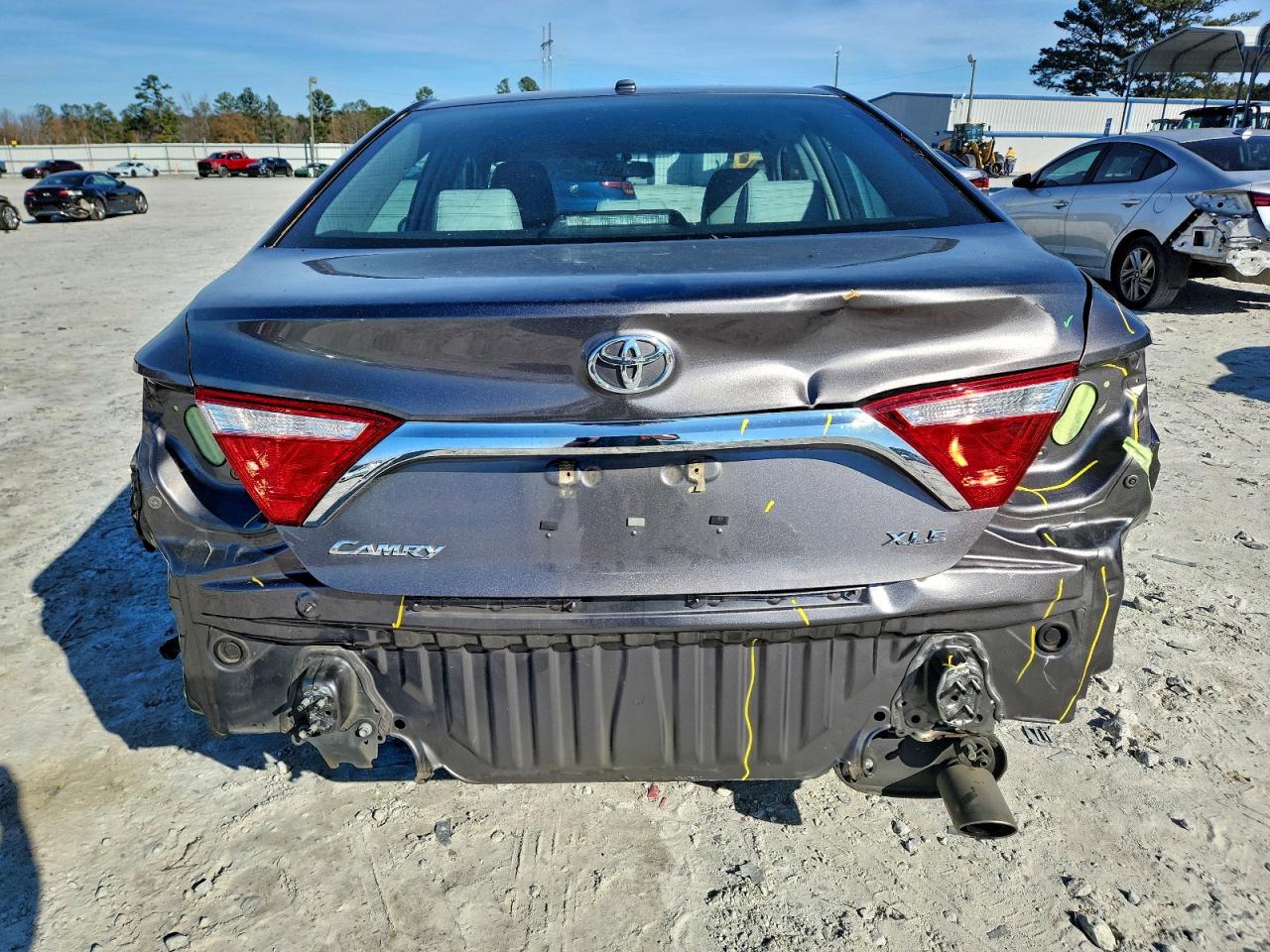 2016 TOYOTA CAMRY LE photo 6