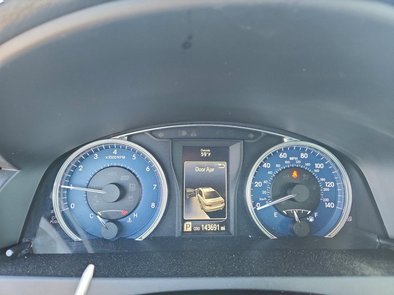 2016 TOYOTA CAMRY LE photo 9