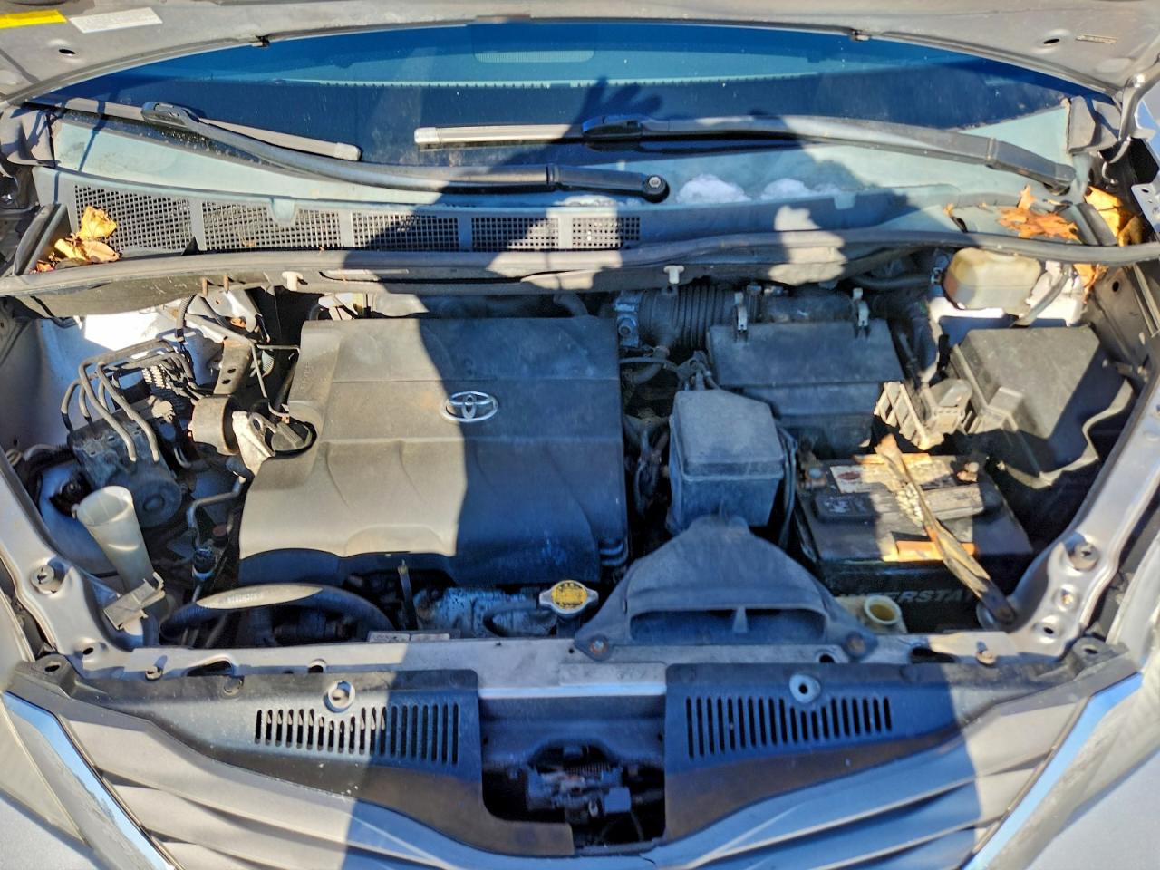 2013 TOYOTA SIENNA XLE 7-PASSENGER photo 34