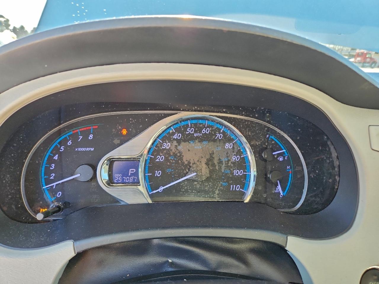2013 TOYOTA SIENNA XLE 7-PASSENGER photo 25