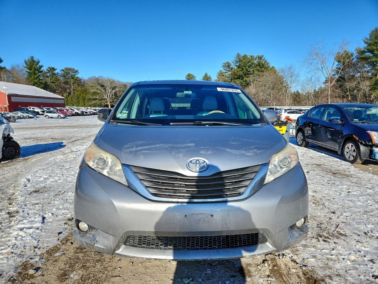 2013 TOYOTA SIENNA XLE 7-PASSENGER photo 13