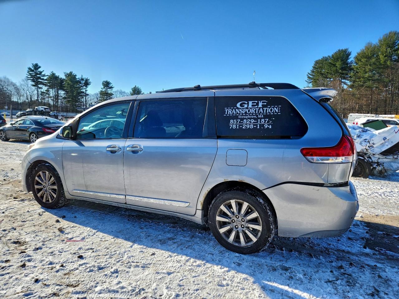 2013 TOYOTA SIENNA XLE 7-PASSENGER photo 4