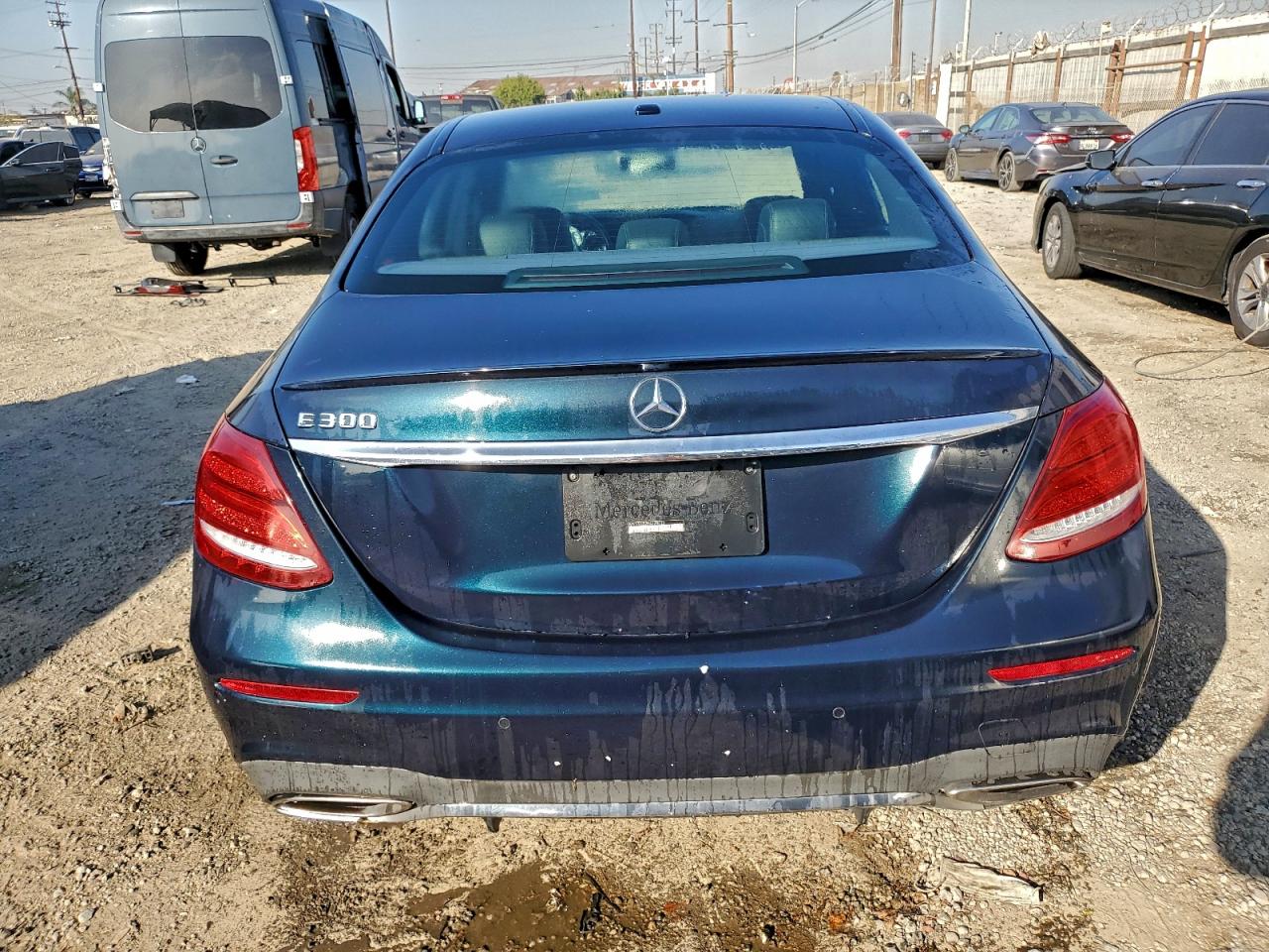 2017 MERCEDES-BENZ E 300 photo 6