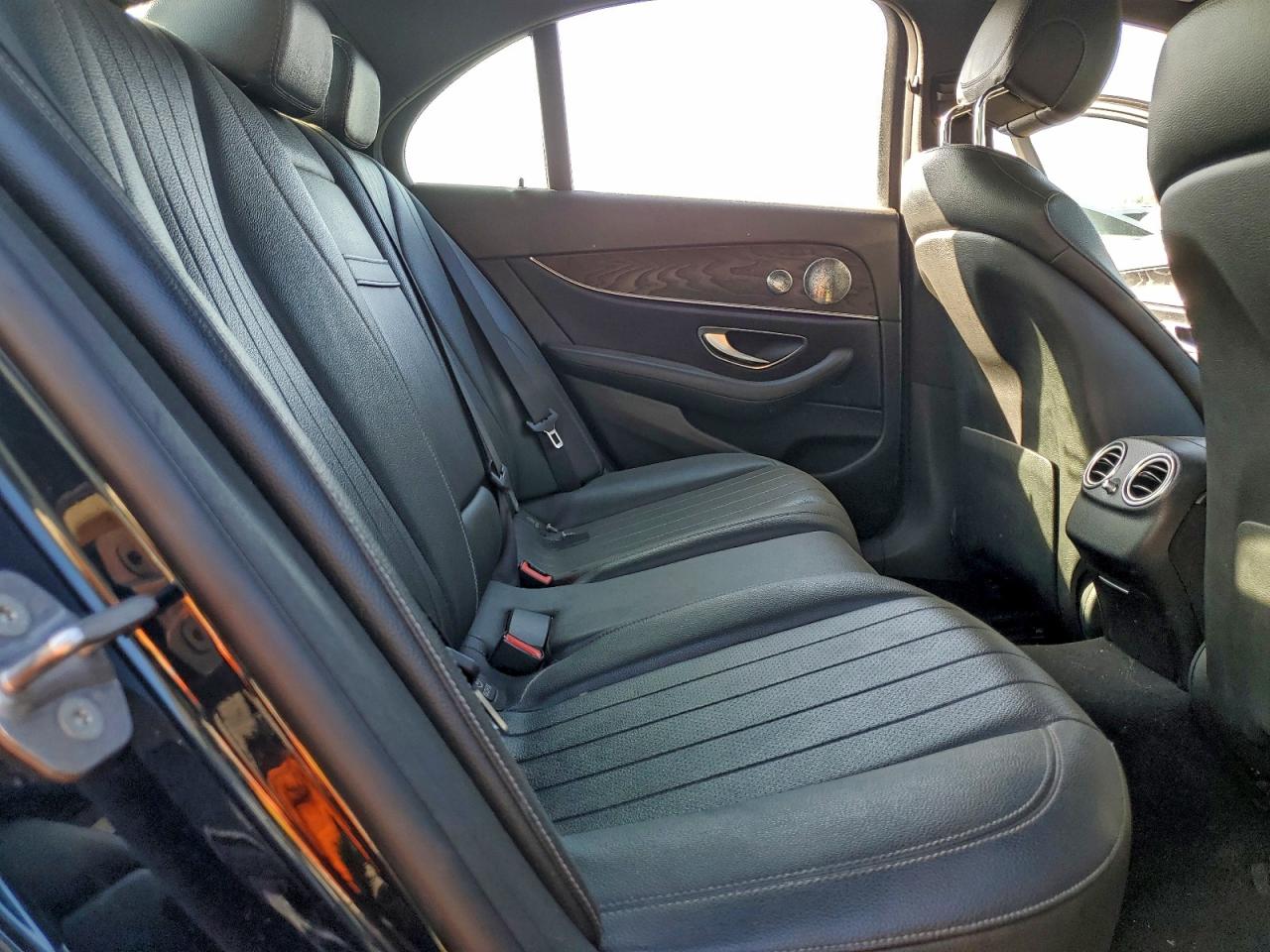 2017 MERCEDES-BENZ E 300 photo 10
