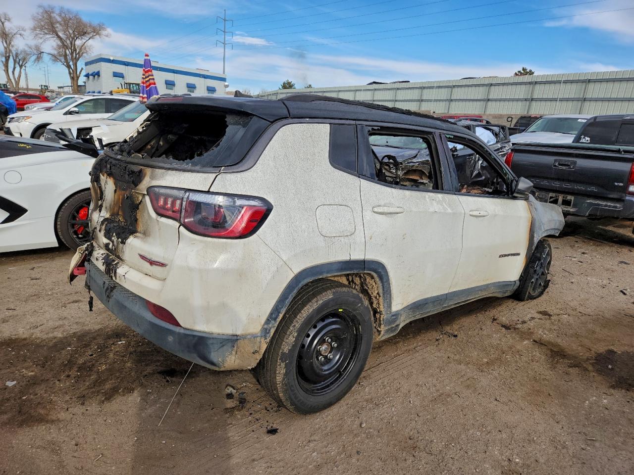 2021 JEEP COMPASS TRAILHAWK photo 3