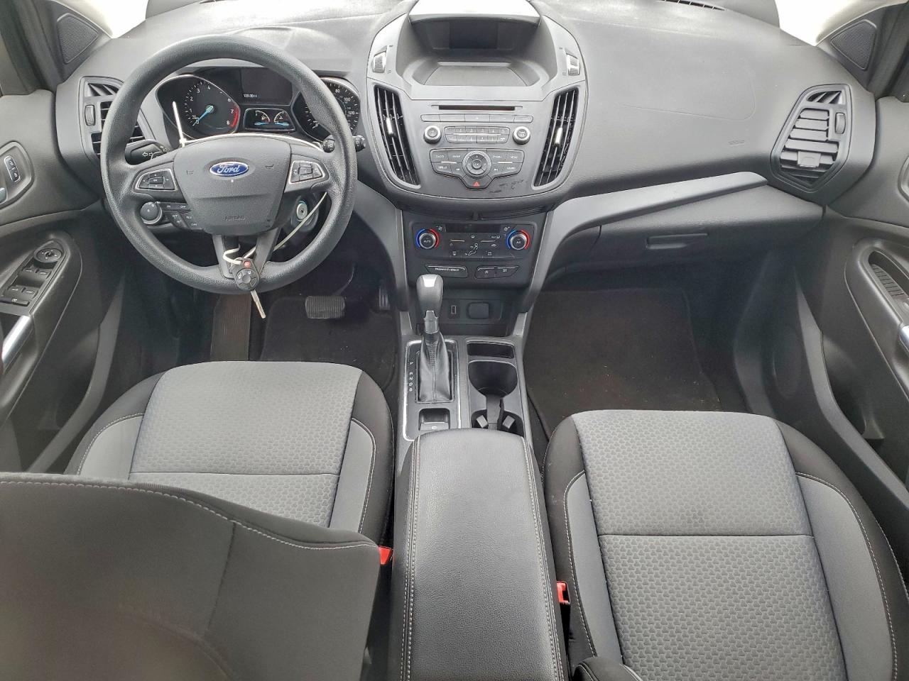 2017 FORD ESCAPE SE photo 8