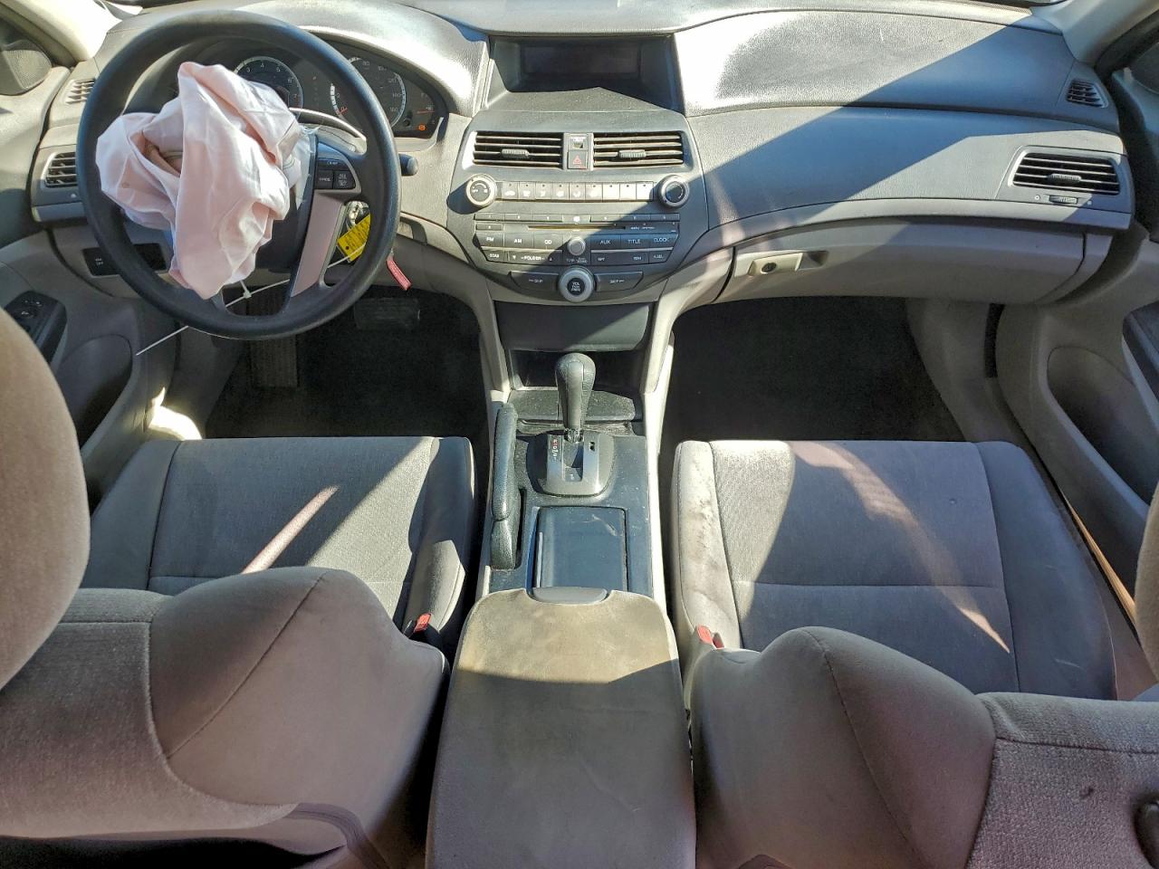 2010 HONDA ACCORD LX photo 8