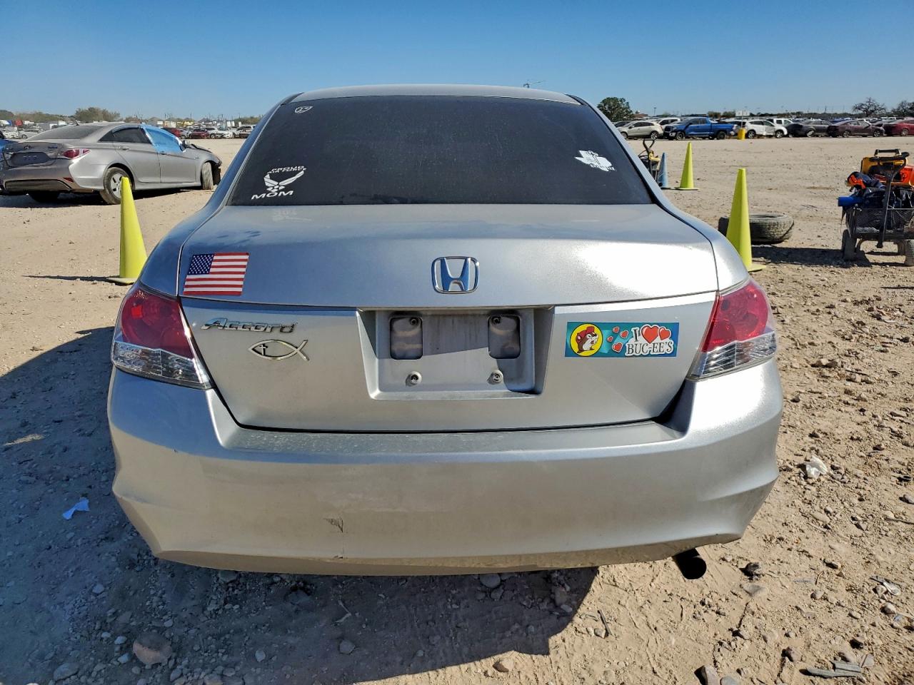 2010 HONDA ACCORD LX photo 6