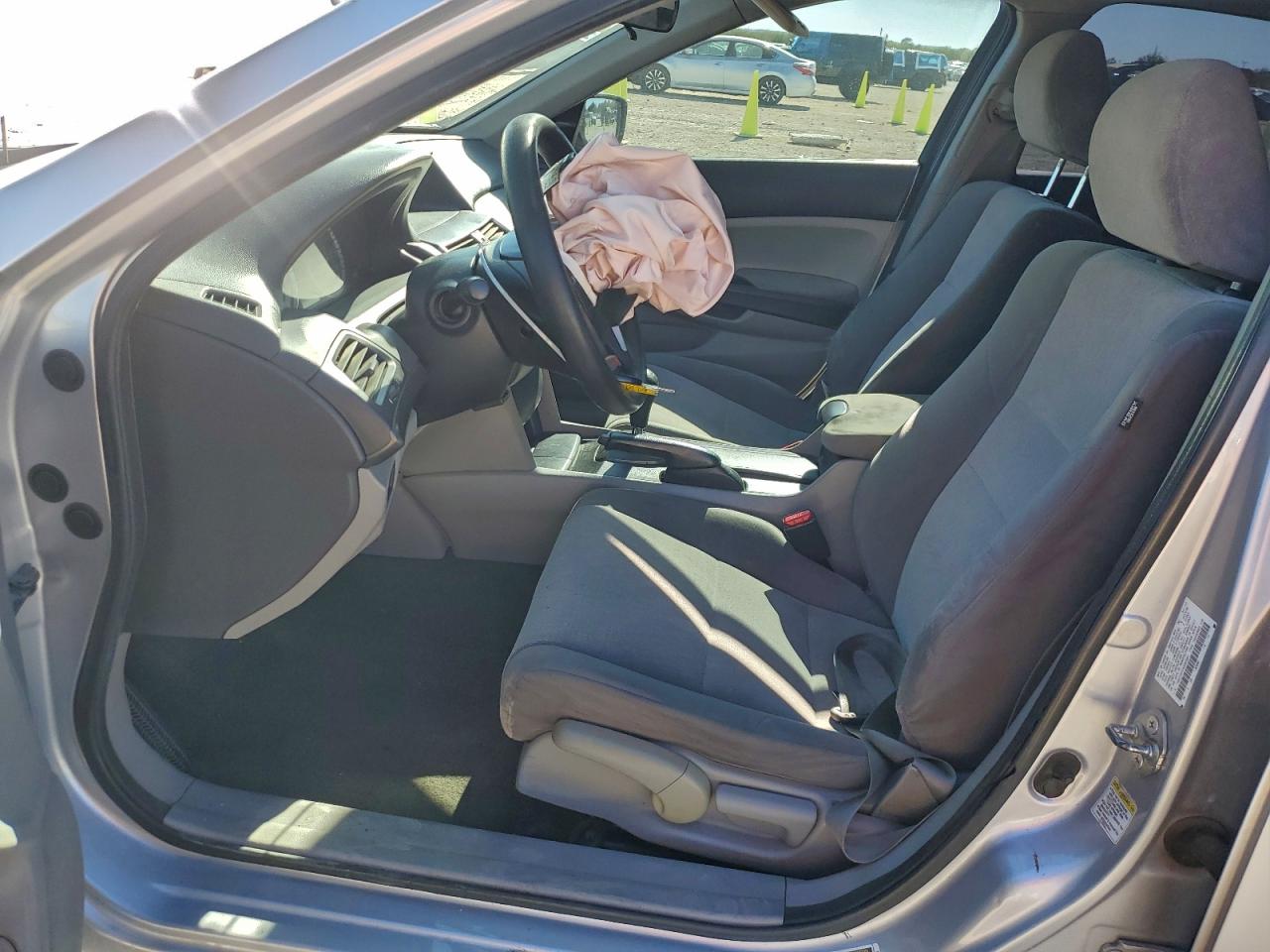 2010 HONDA ACCORD LX photo 7