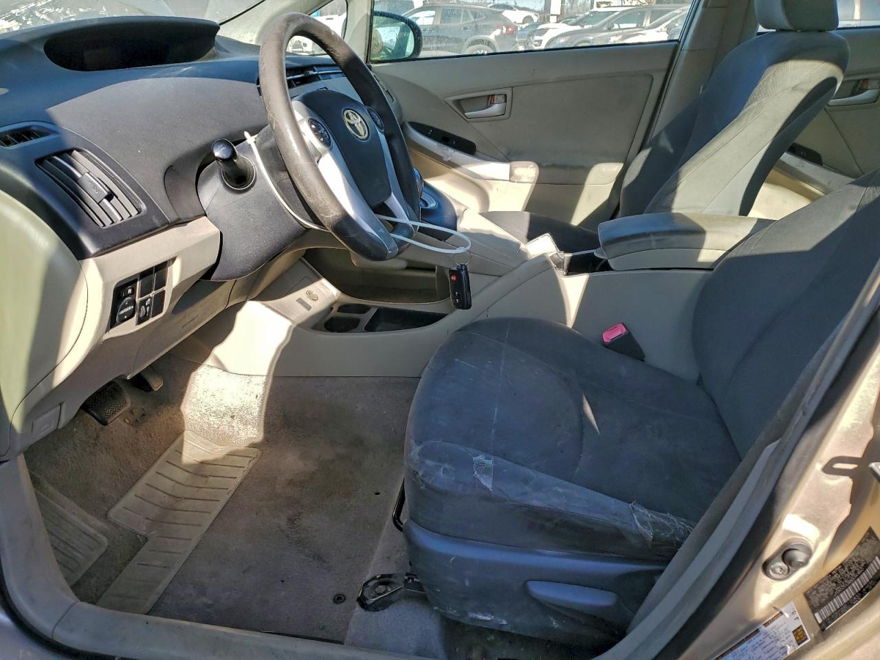 2010 TOYOTA PRIUS photo 7
