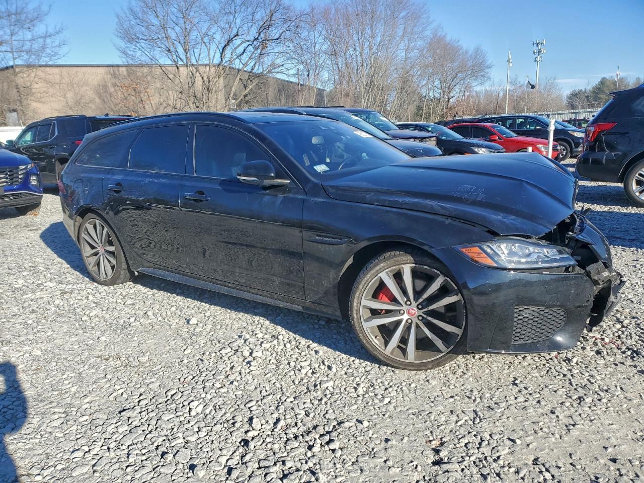 2018 JAGUAR XF S photo 4