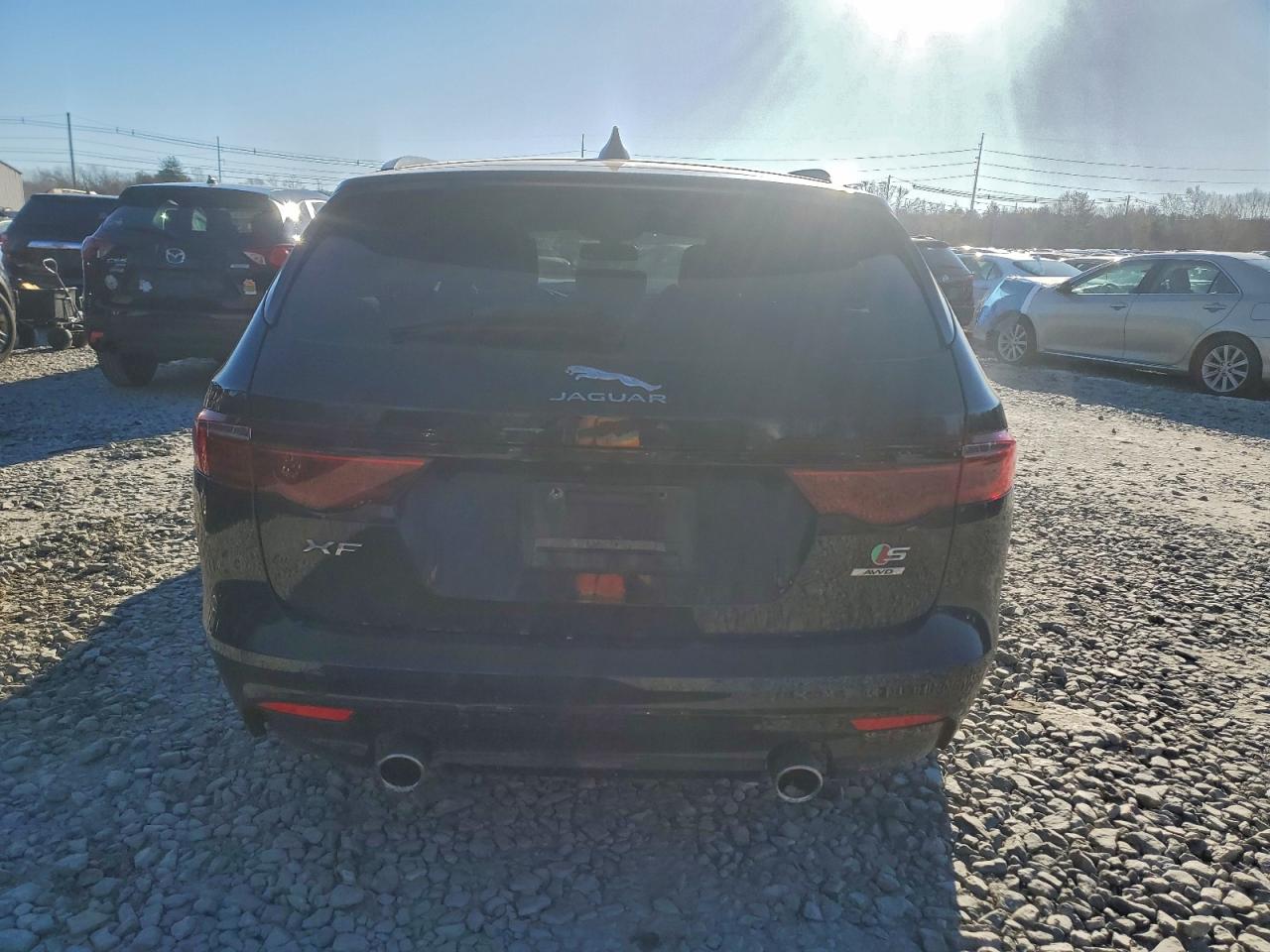2018 JAGUAR XF S photo 6