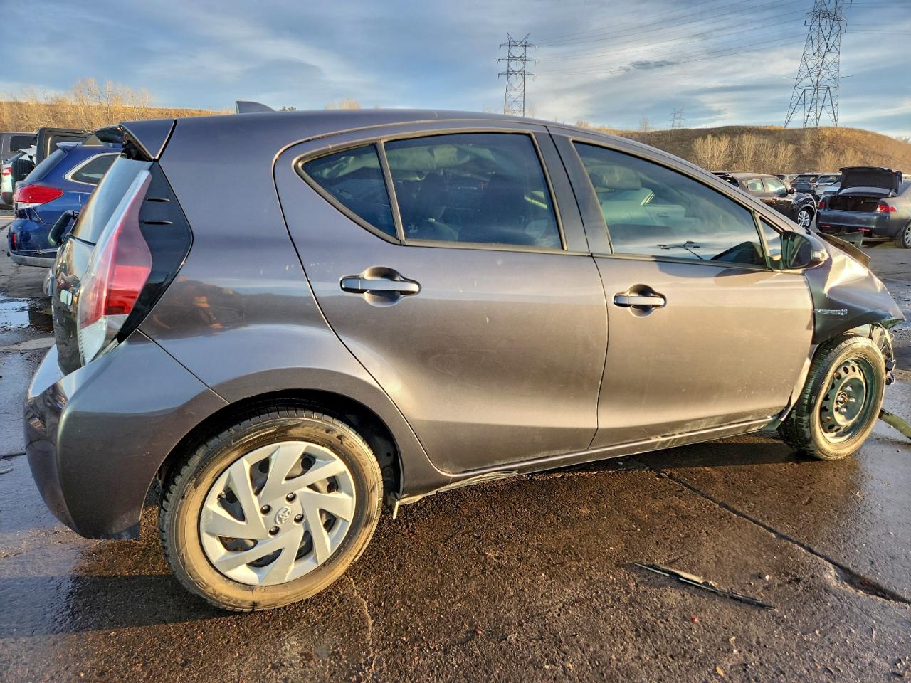 2015 TOYOTA PRIUS C photo 3