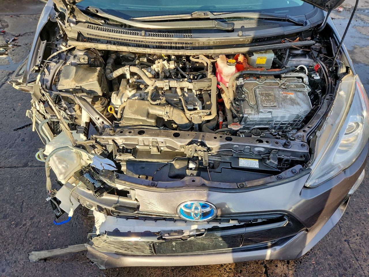 2015 TOYOTA PRIUS C photo 11