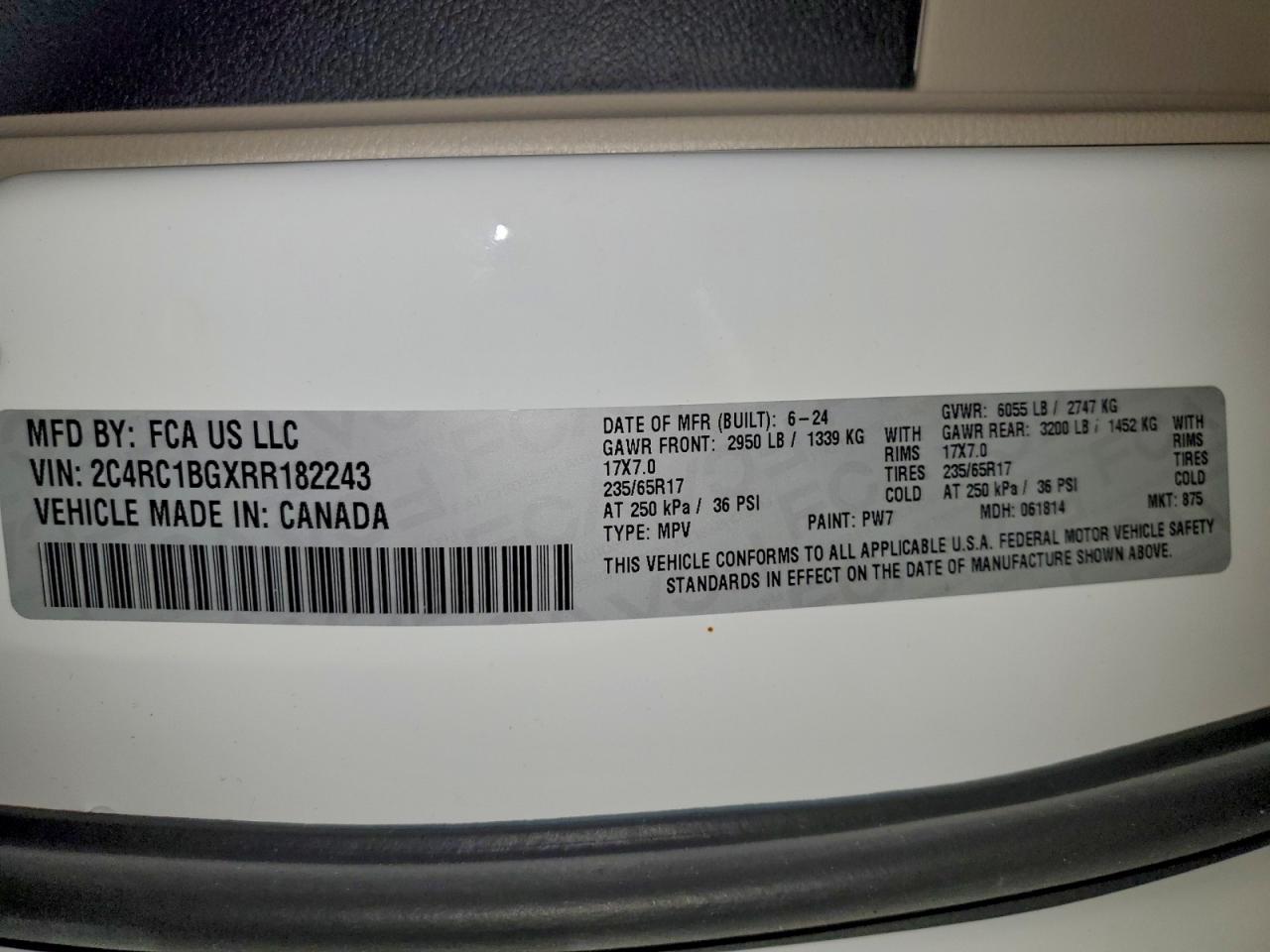 2024 CHRYSLER PACIFICA TOURING L photo 13