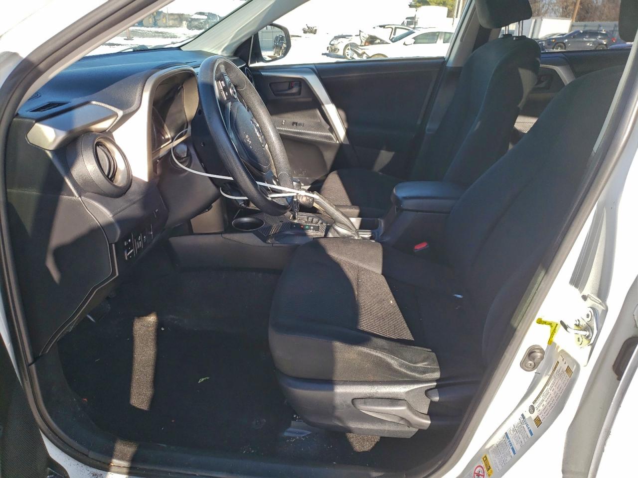 2015 TOYOTA RAV4 LE photo 7
