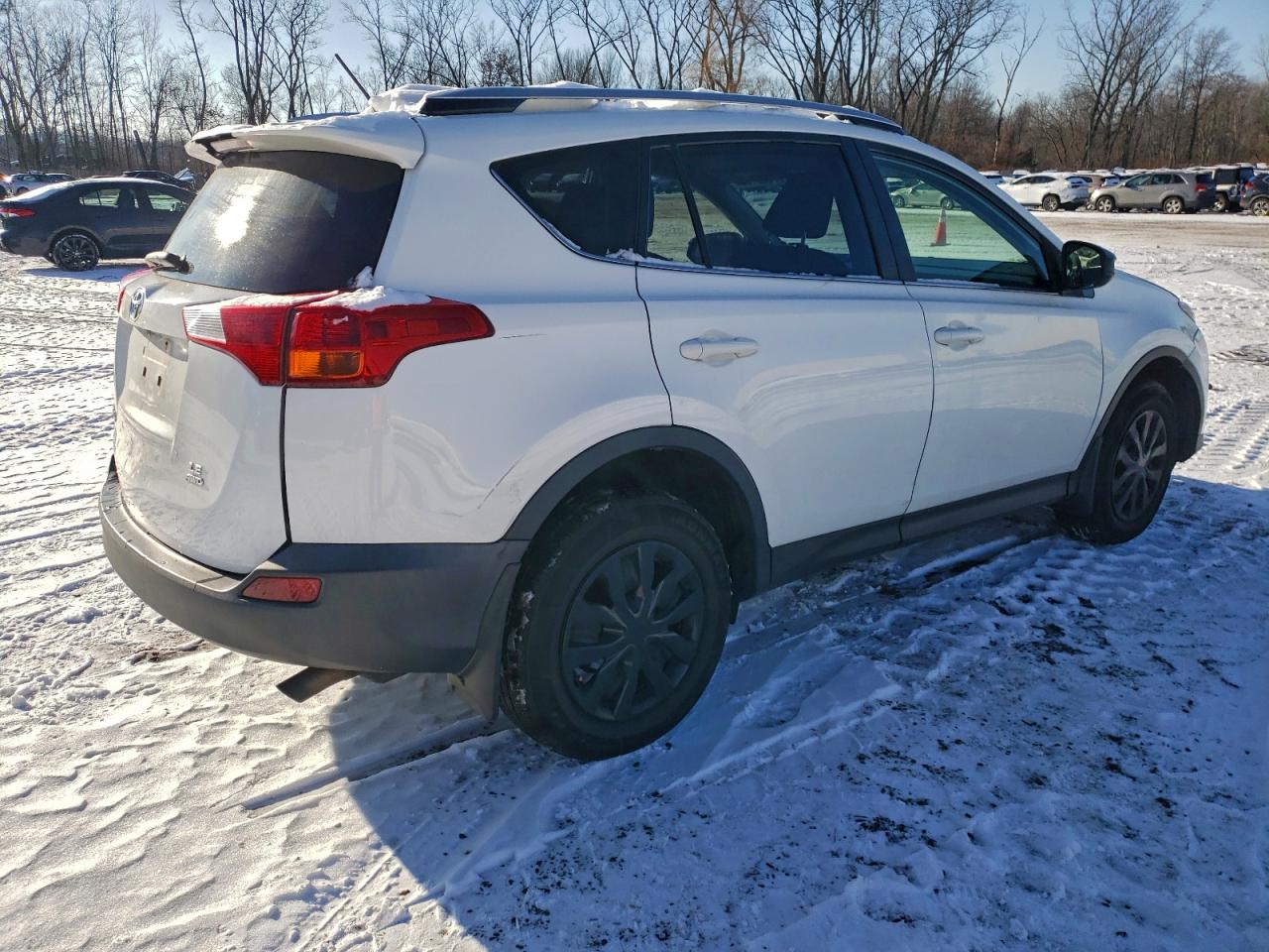 2015 TOYOTA RAV4 LE photo 3