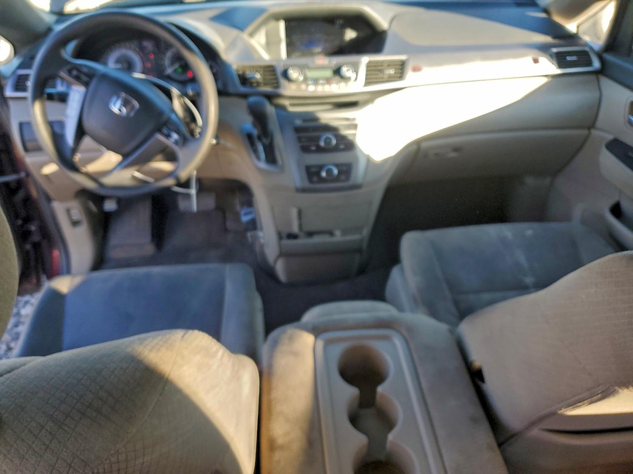 2014 HONDA ODYSSEY LX photo 8