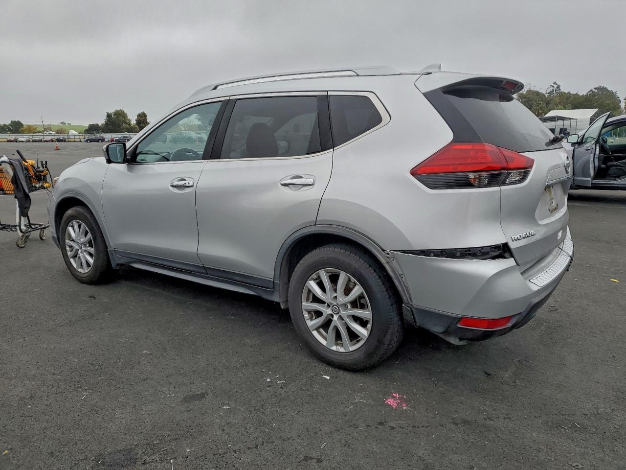 2017 NISSAN ROGUE S photo 2