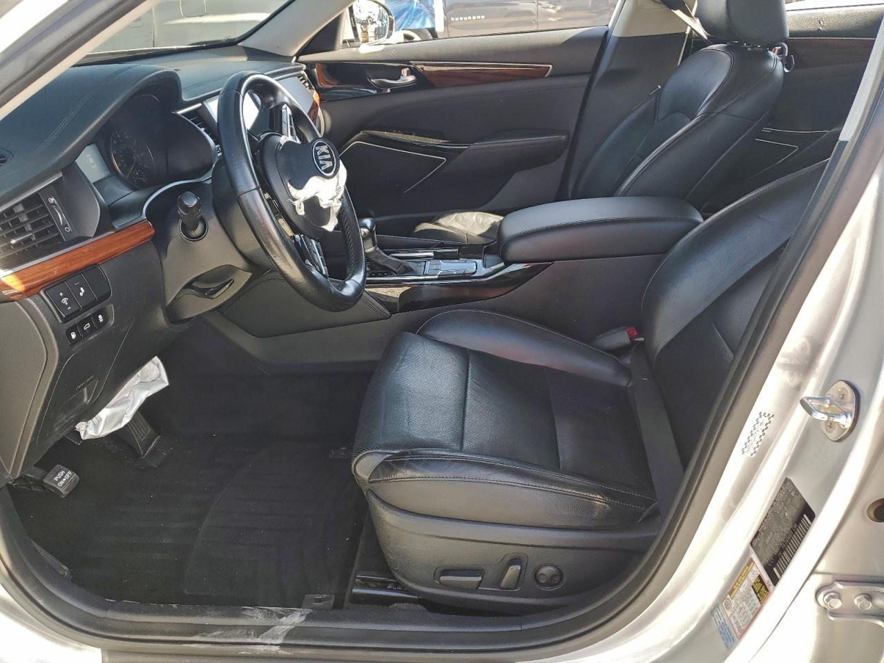 2017 KIA CADENZA PREMIUM photo 7