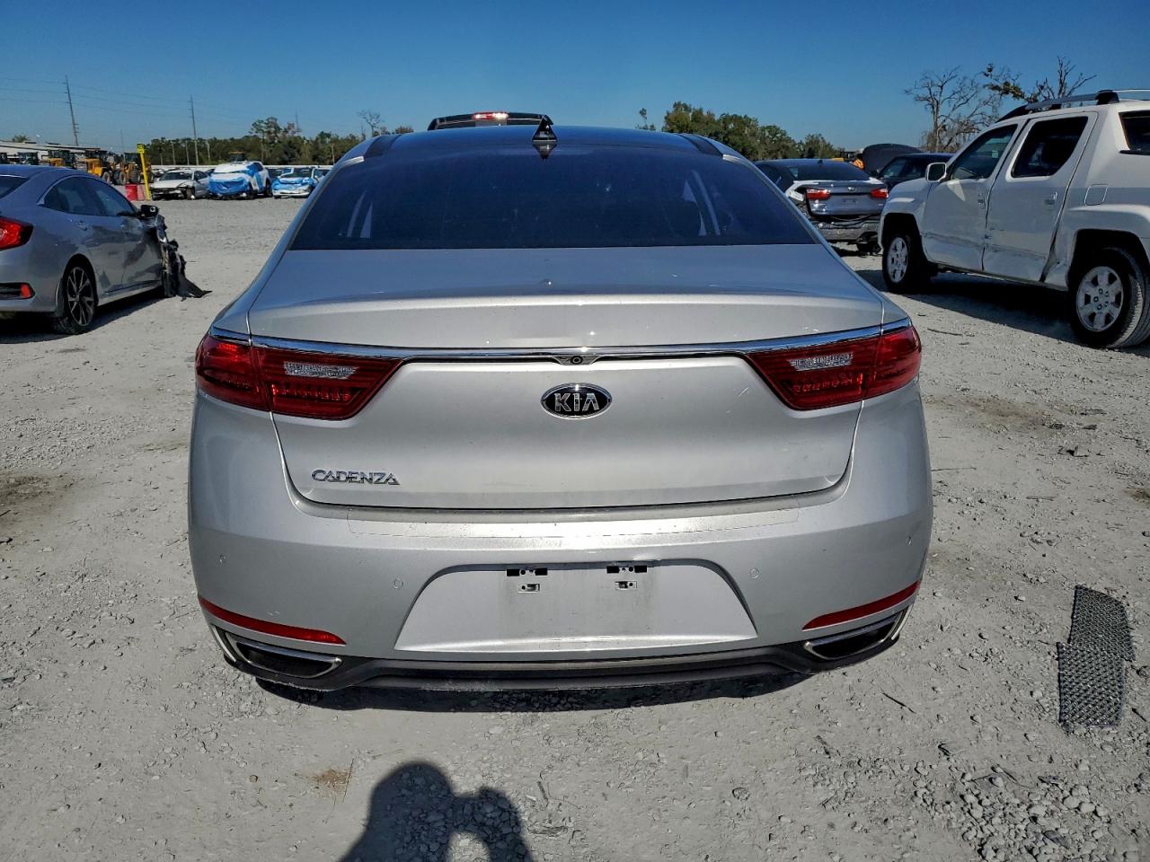 2017 KIA CADENZA PREMIUM photo 6