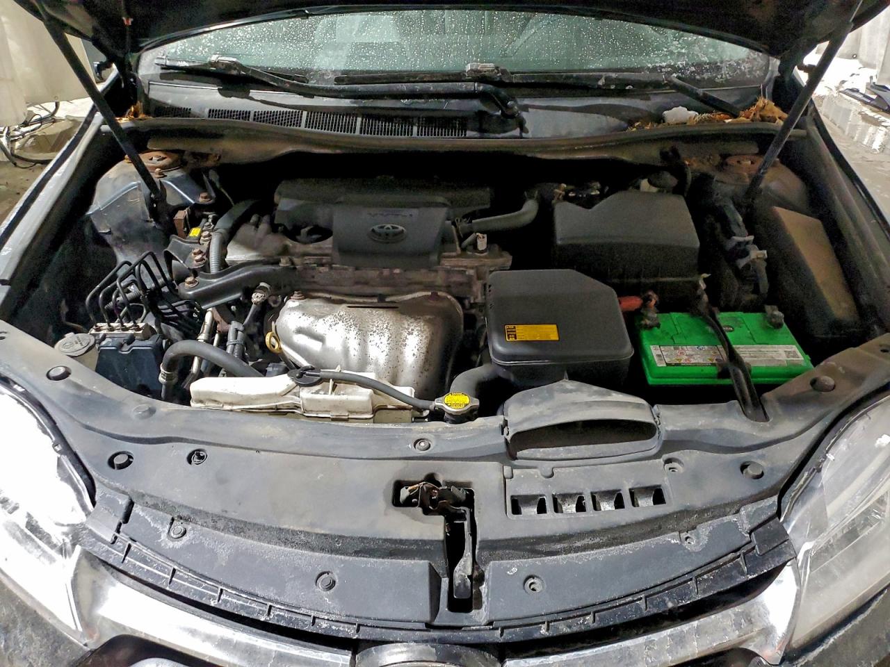 2015 TOYOTA CAMRY LE photo 11
