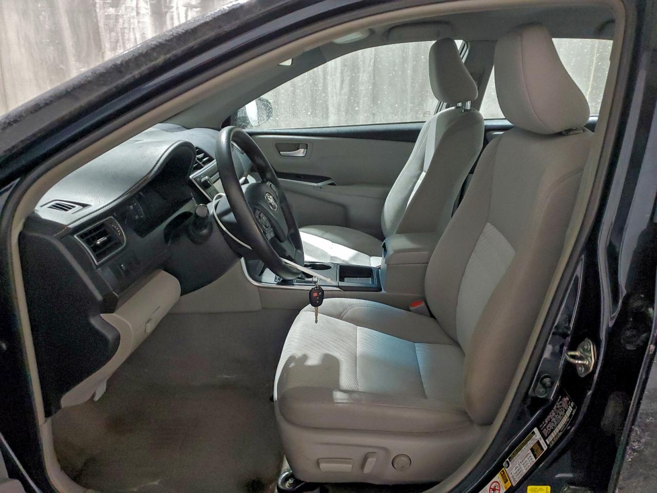 2015 TOYOTA CAMRY LE photo 7