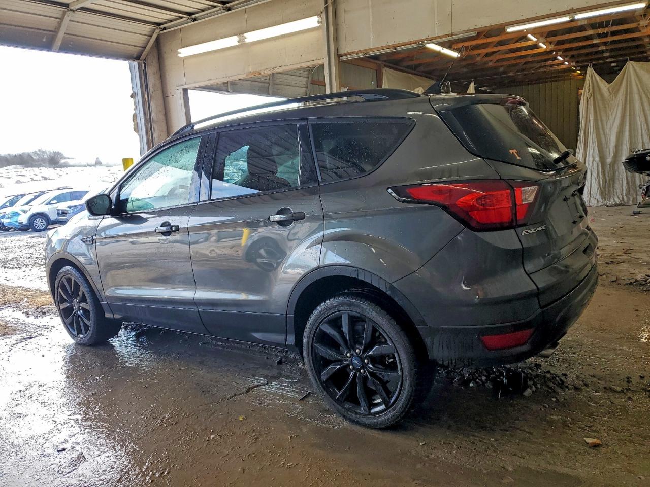 2019 FORD ESCAPE SE photo 2