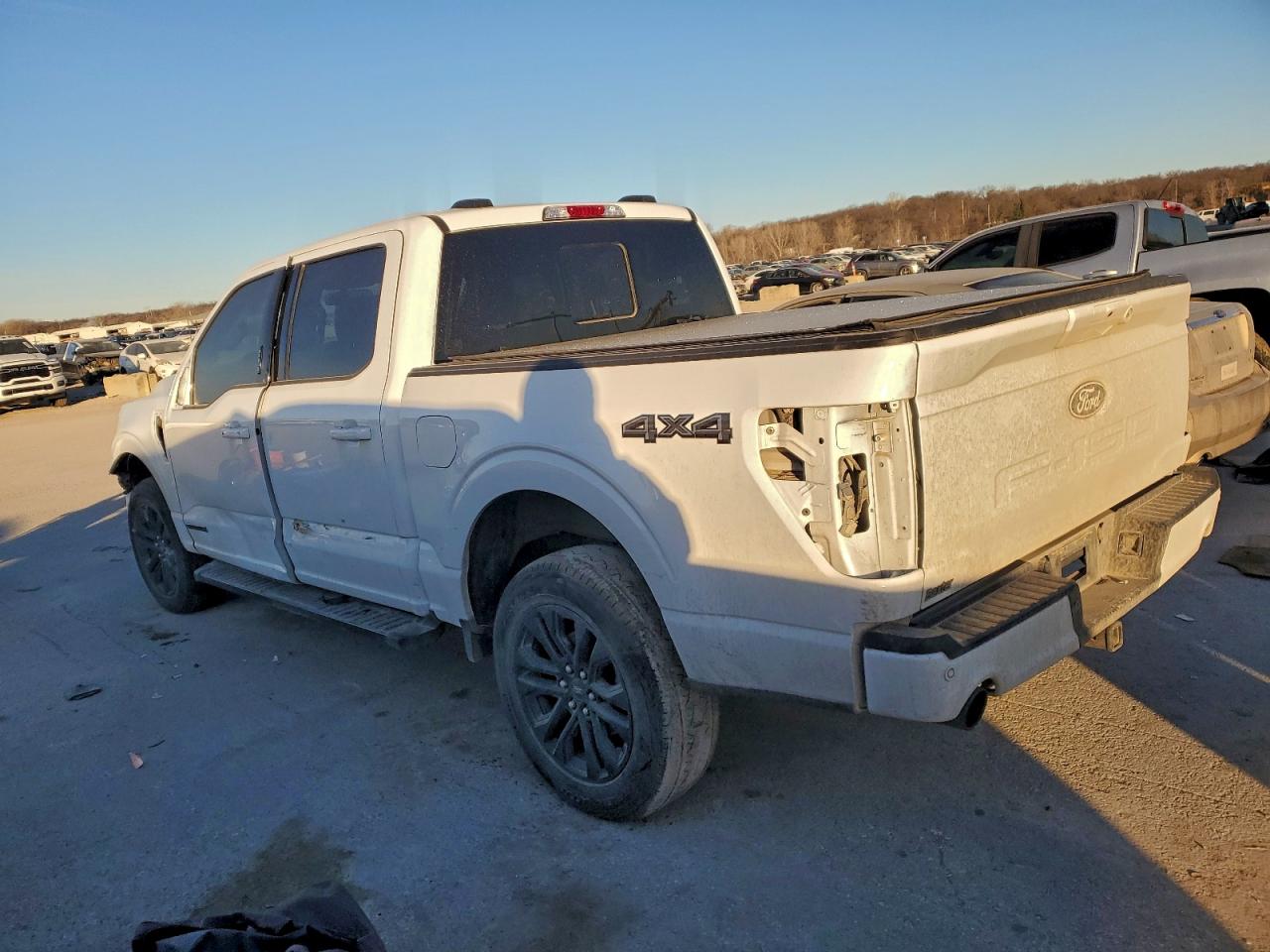 2024 FORD F150 XLT photo 2