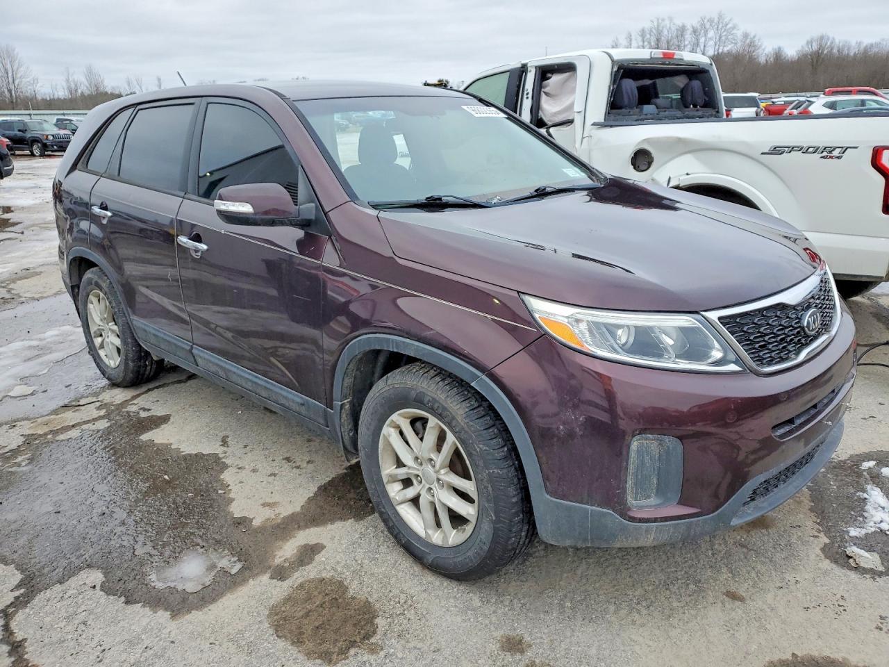 2015 KIA SORENTO LX photo 4