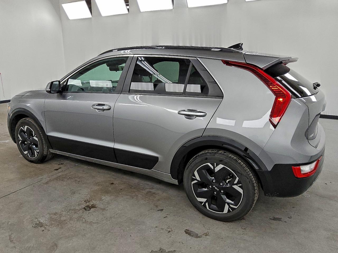 2023 KIA NIRO WIND photo 2