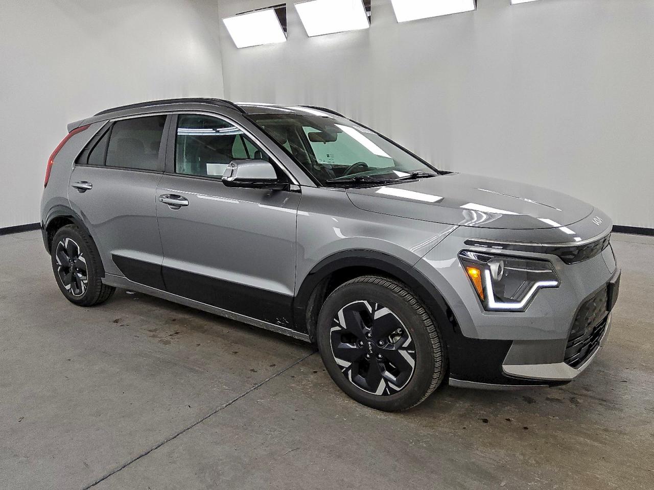 2023 KIA NIRO WIND photo 4