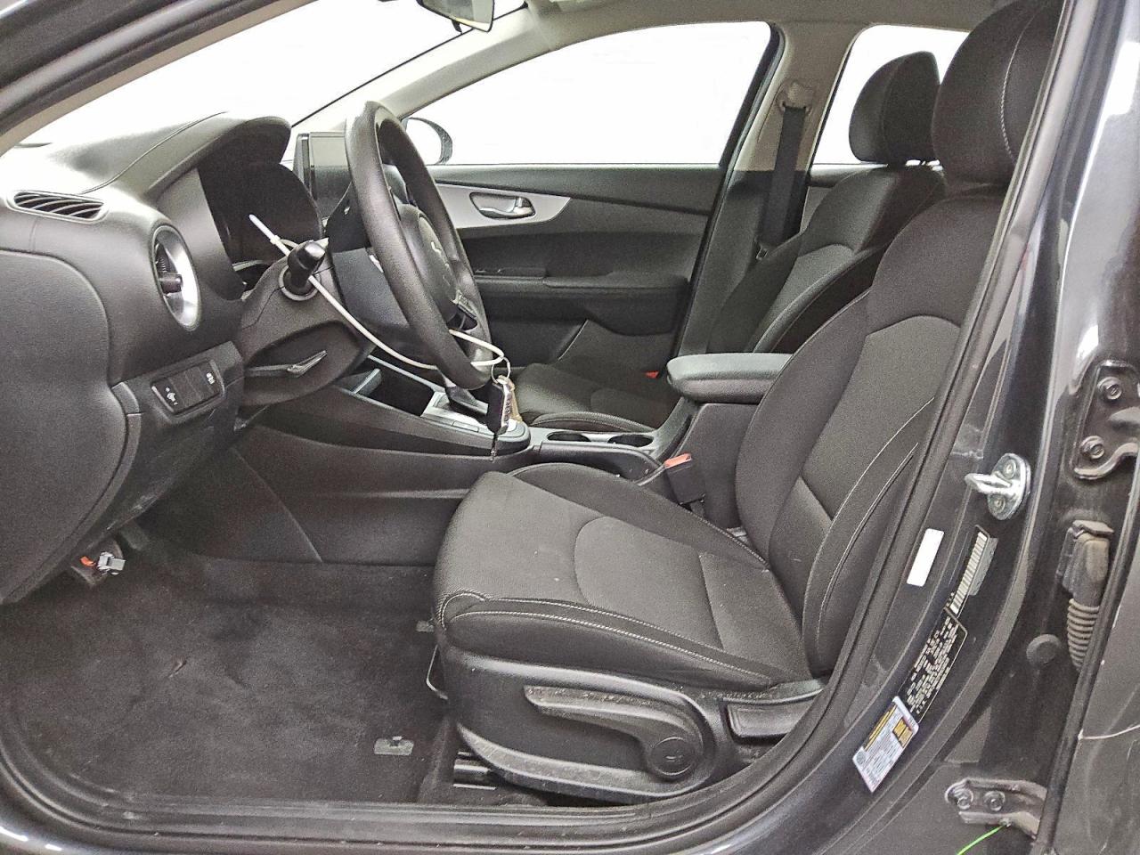 2023 KIA FORTE LX photo 7