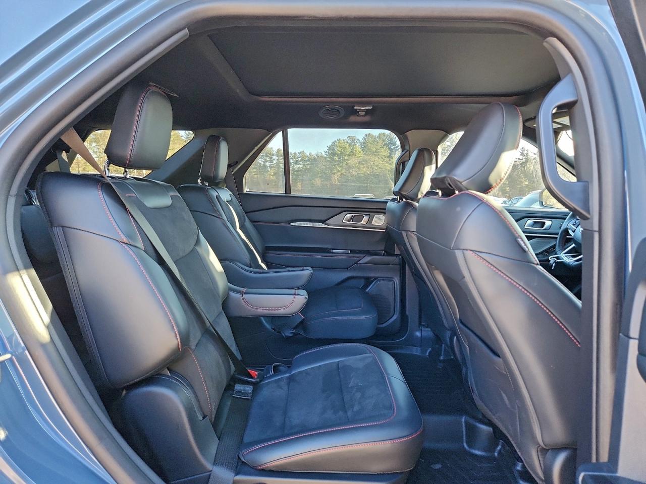 2025 FORD EXPLORER ST photo 11