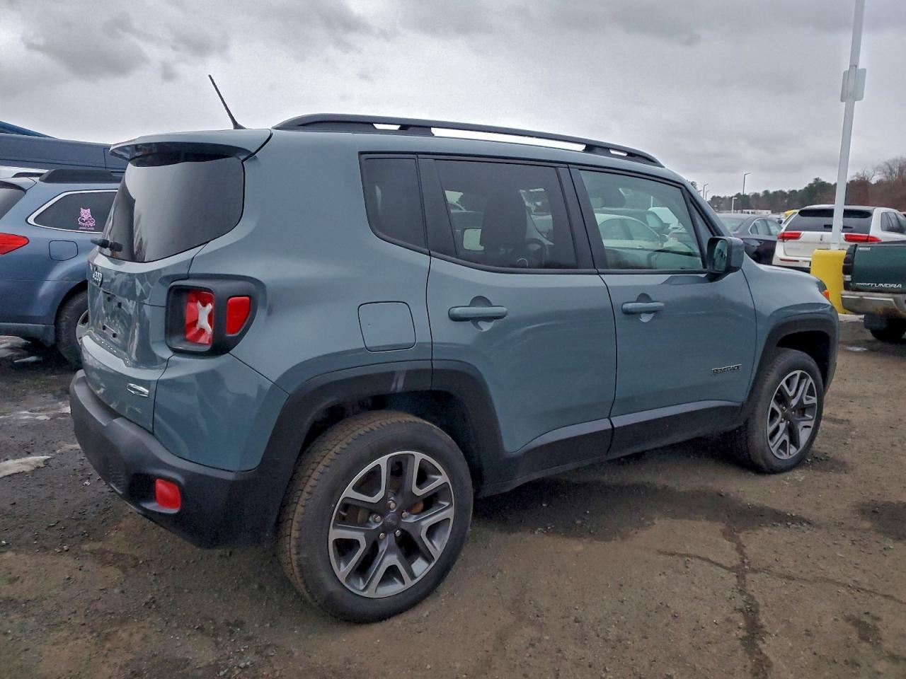 2017 JEEP RENEGADE LATITUDE photo 3