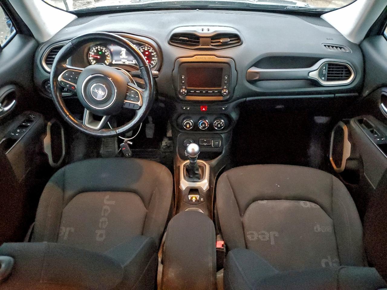 2017 JEEP RENEGADE LATITUDE photo 8