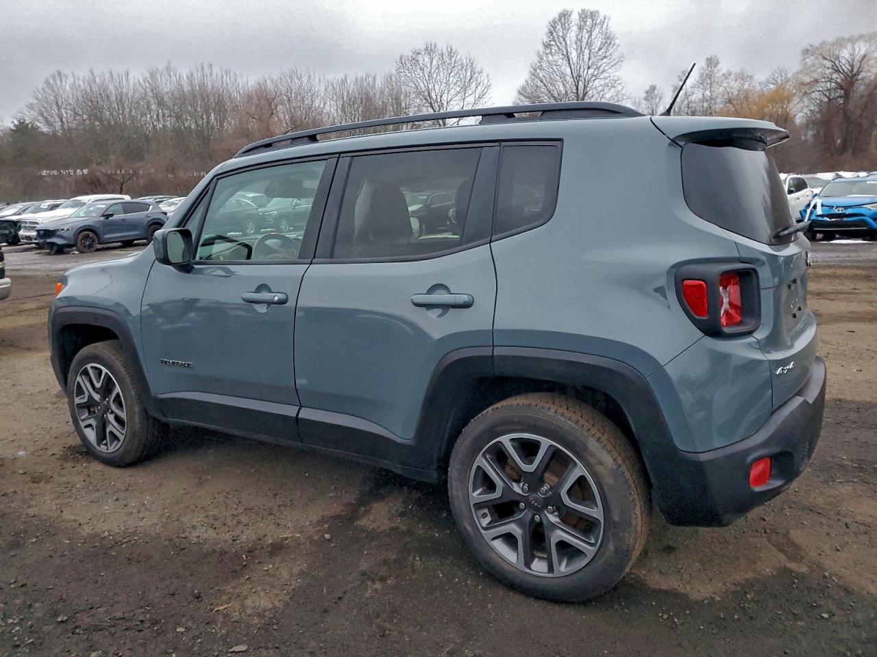 2017 JEEP RENEGADE LATITUDE photo 2
