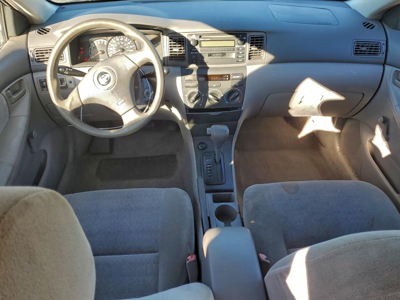 2004 TOYOTA COROLLA CE photo 8