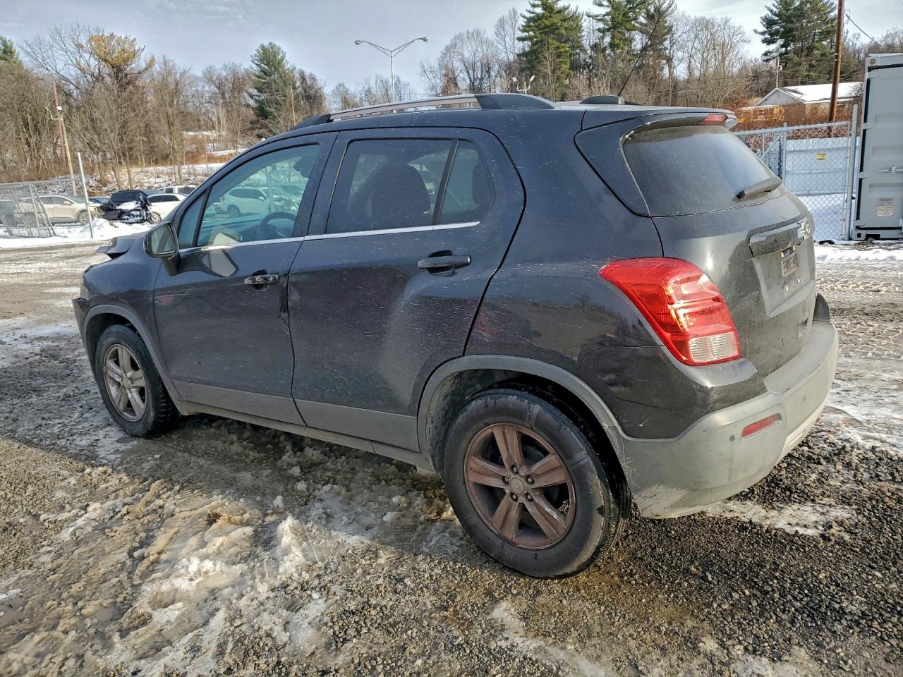 2015 CHEVROLET TRAX 1LT photo 2