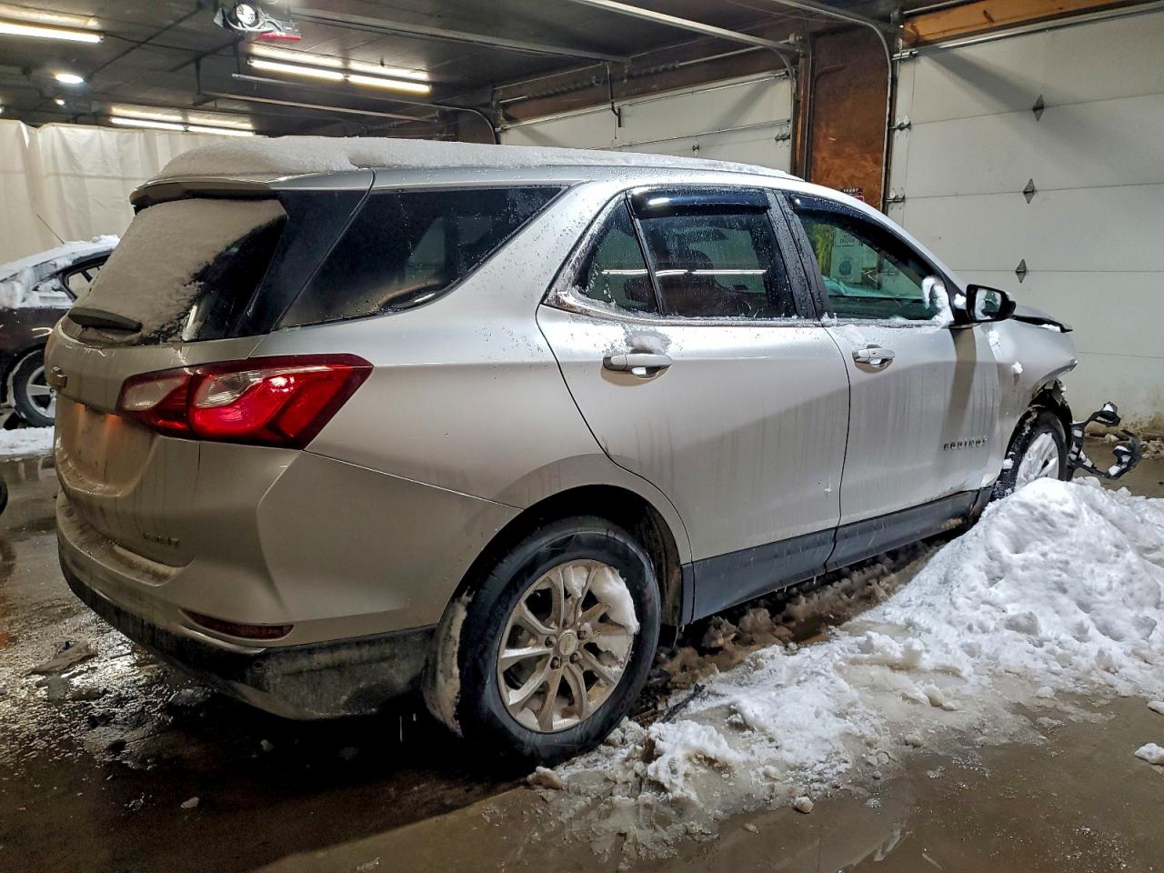 2021 CHEVROLET EQUINOX LT photo 3