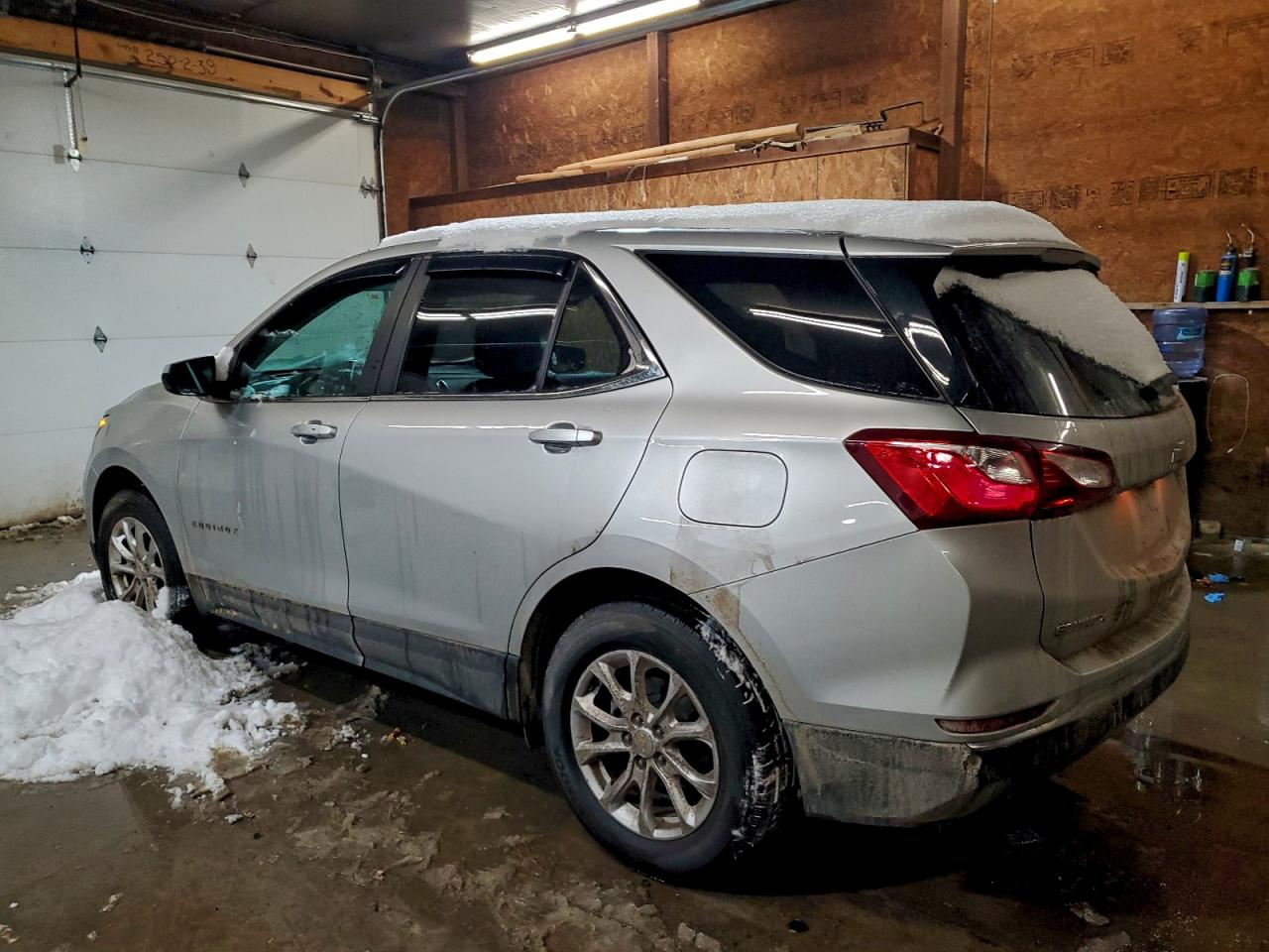 2021 CHEVROLET EQUINOX LT photo 2