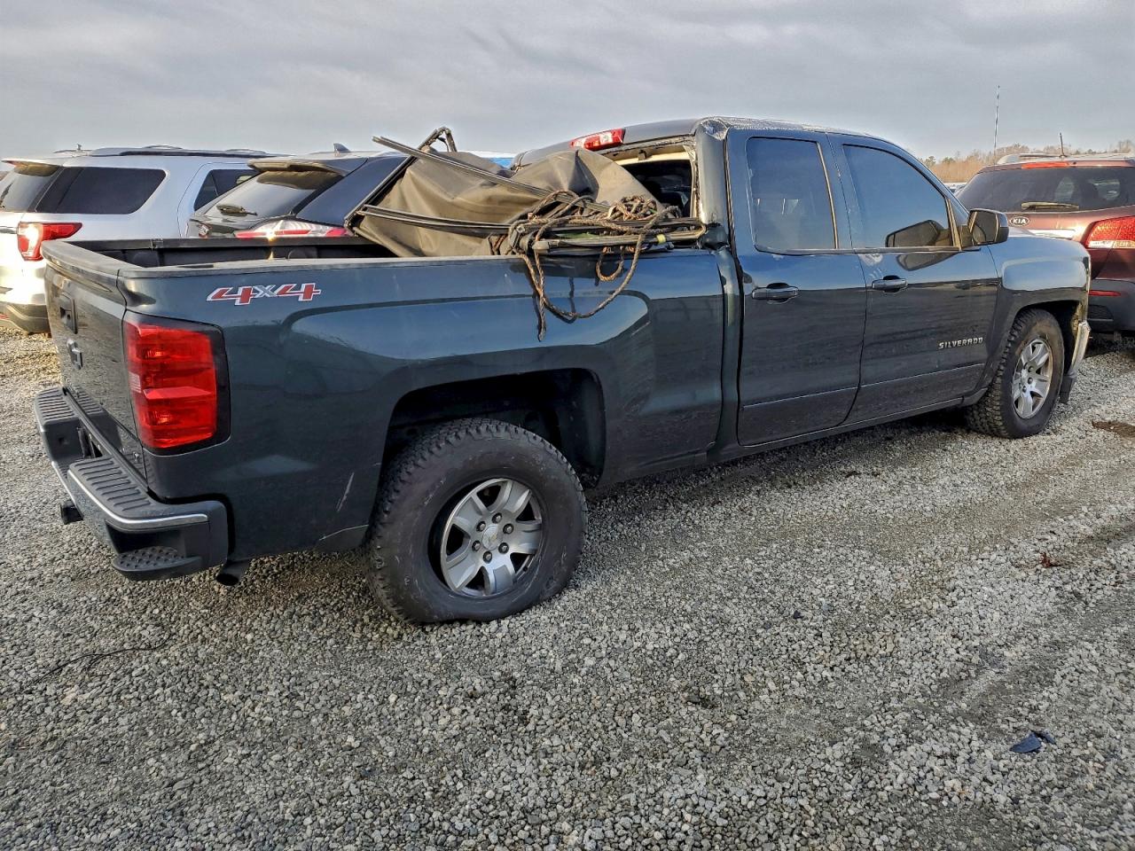 2017 CHEVROLET SILVERADO K1500 LT photo 3