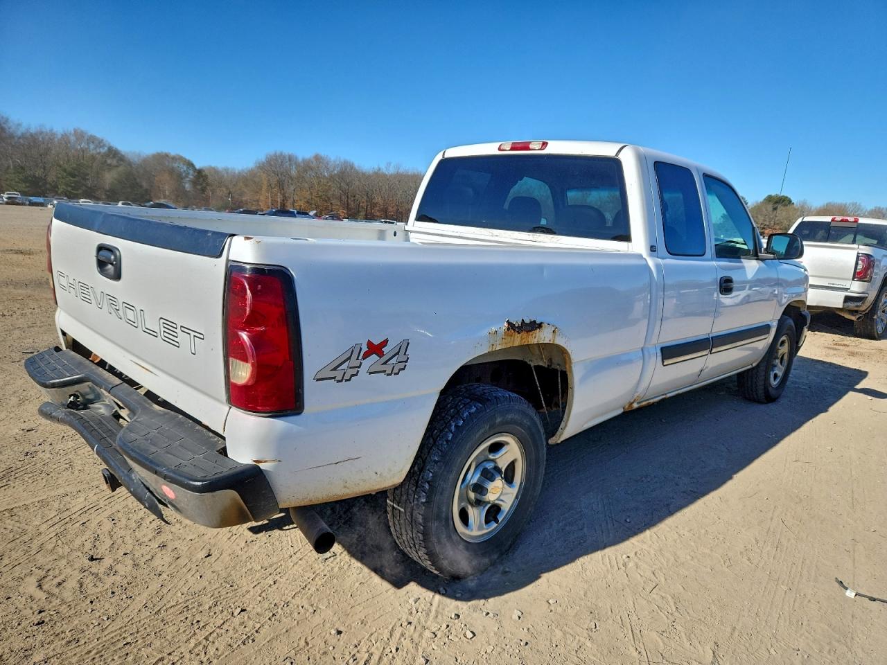 2004 CHEVROLET SILVERADO K1500 photo 3