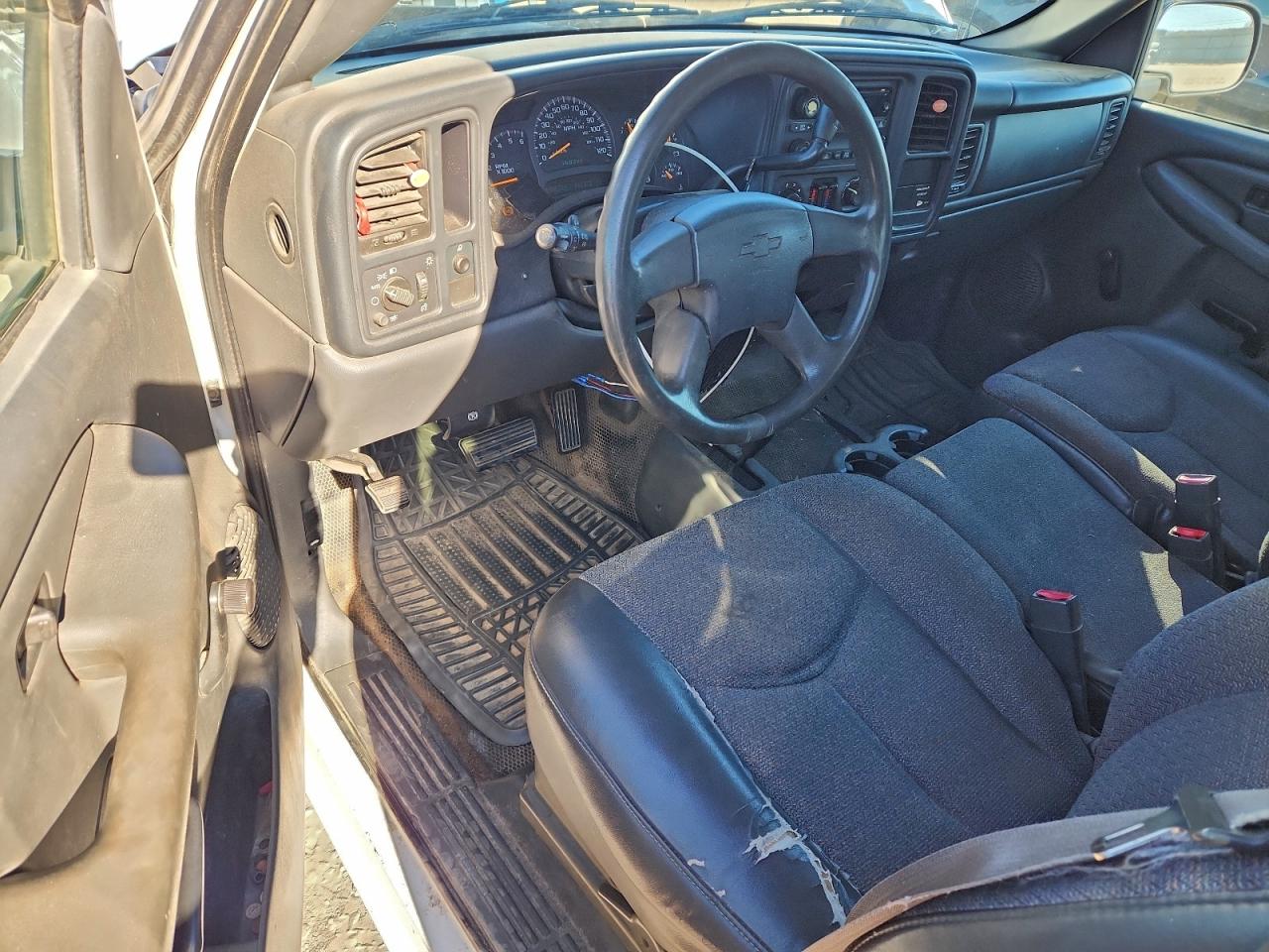 2004 CHEVROLET SILVERADO K1500 photo 8